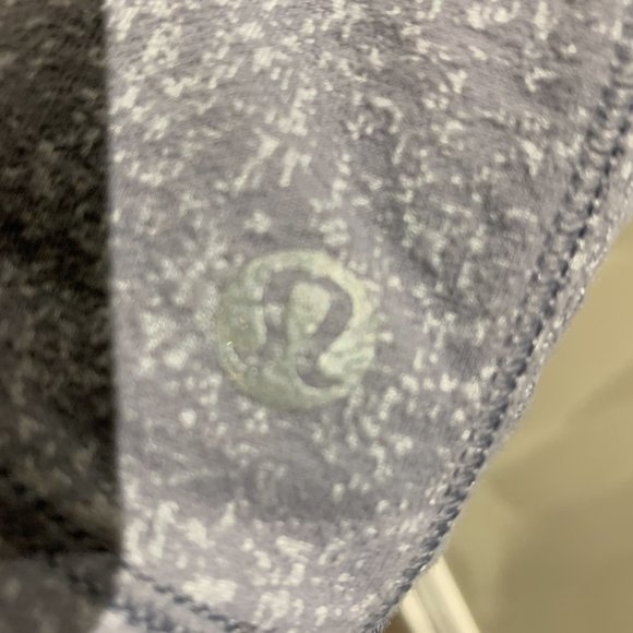 Lululemon Long Sleeve Size 4 - Picture 3 of 3